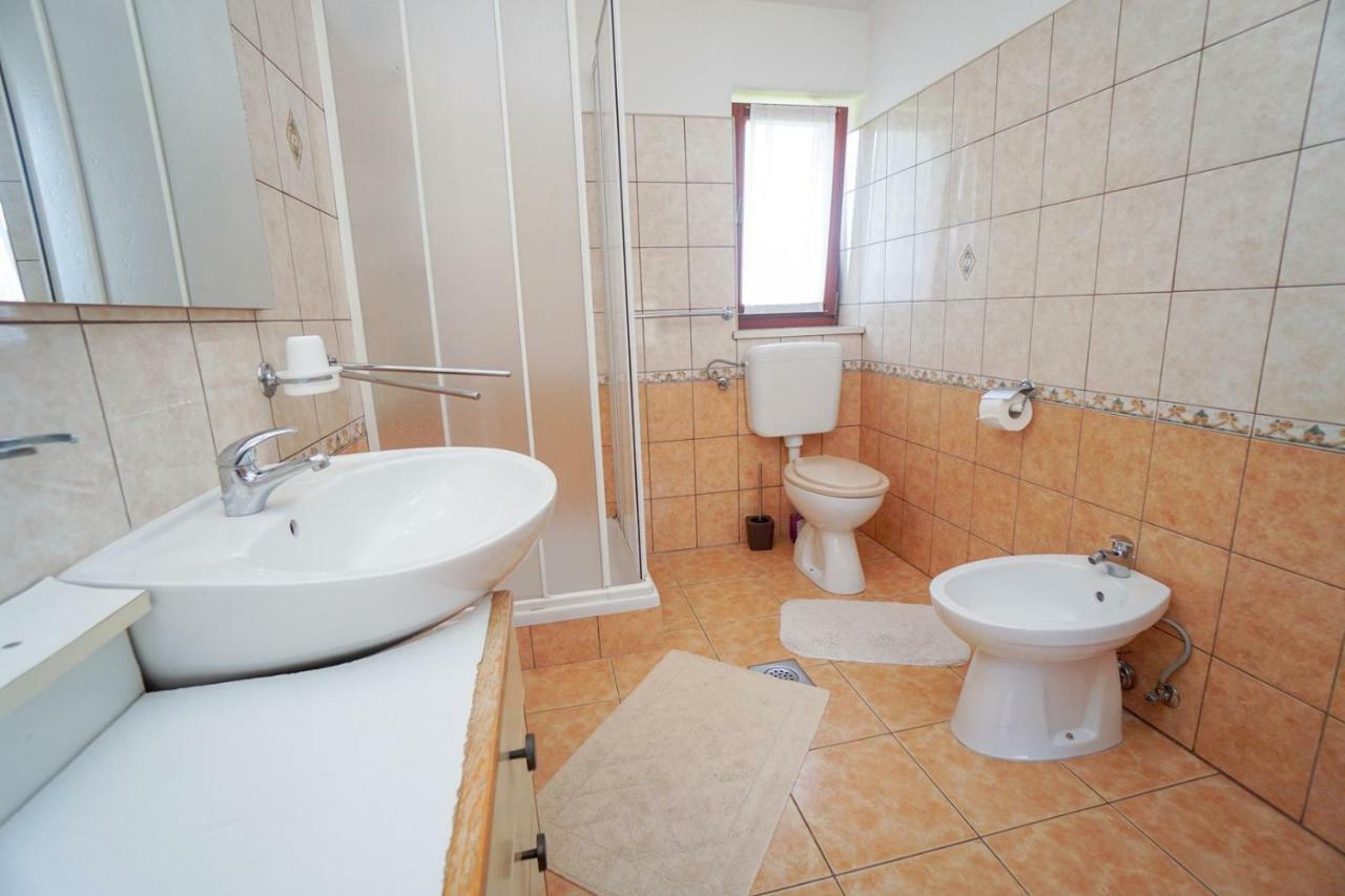 Apartment Sandra Umag Exteriör bild