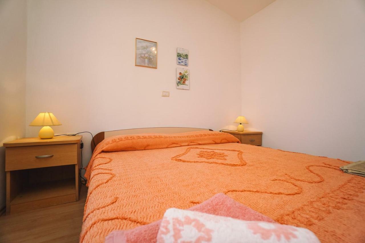 Apartment Sandra Umag Exteriör bild