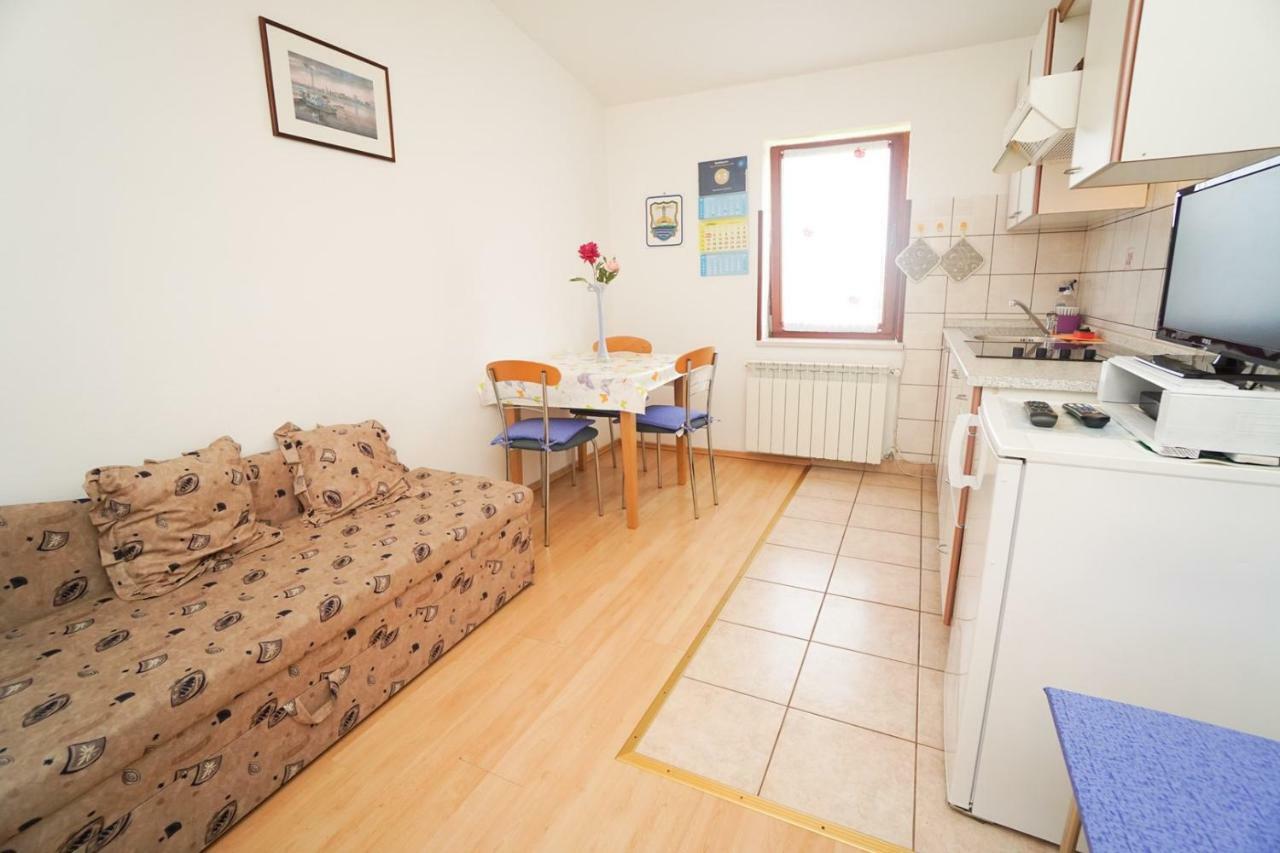 Apartment Sandra Umag Exteriör bild